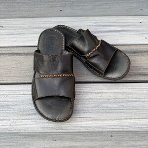 Born Mens Size 10/44 FloresBlack Leather and Tan Stitched Beach Vacation Sandals